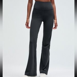 Lulu lemon Groove nulu high rise flared pant